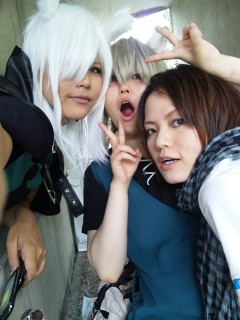 �y����������[