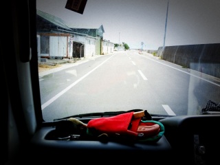 軽トラックの助手席から