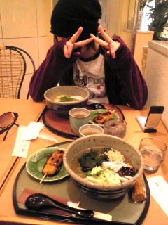 (�n�B�E�́E*)