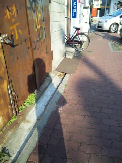 �i���B���j