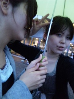 �y����������